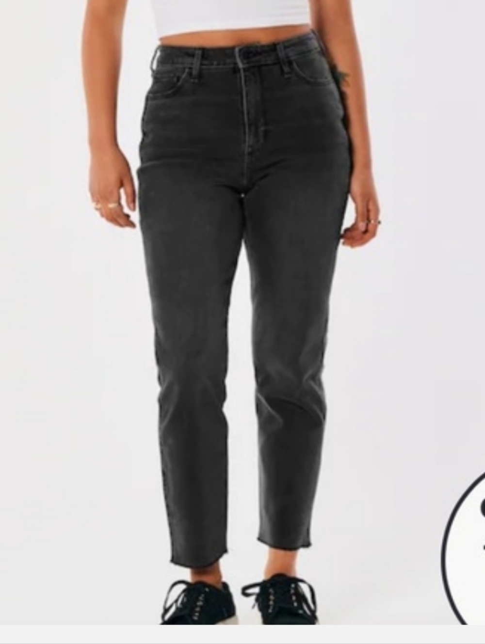 Hollister Ultra High-Rise Mom Jeans